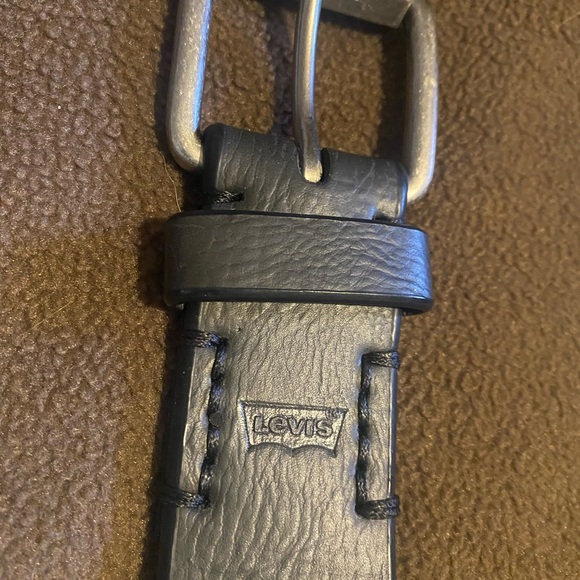 Levi’s charcoal gray belt 42–44. New - Picture 2 of 5